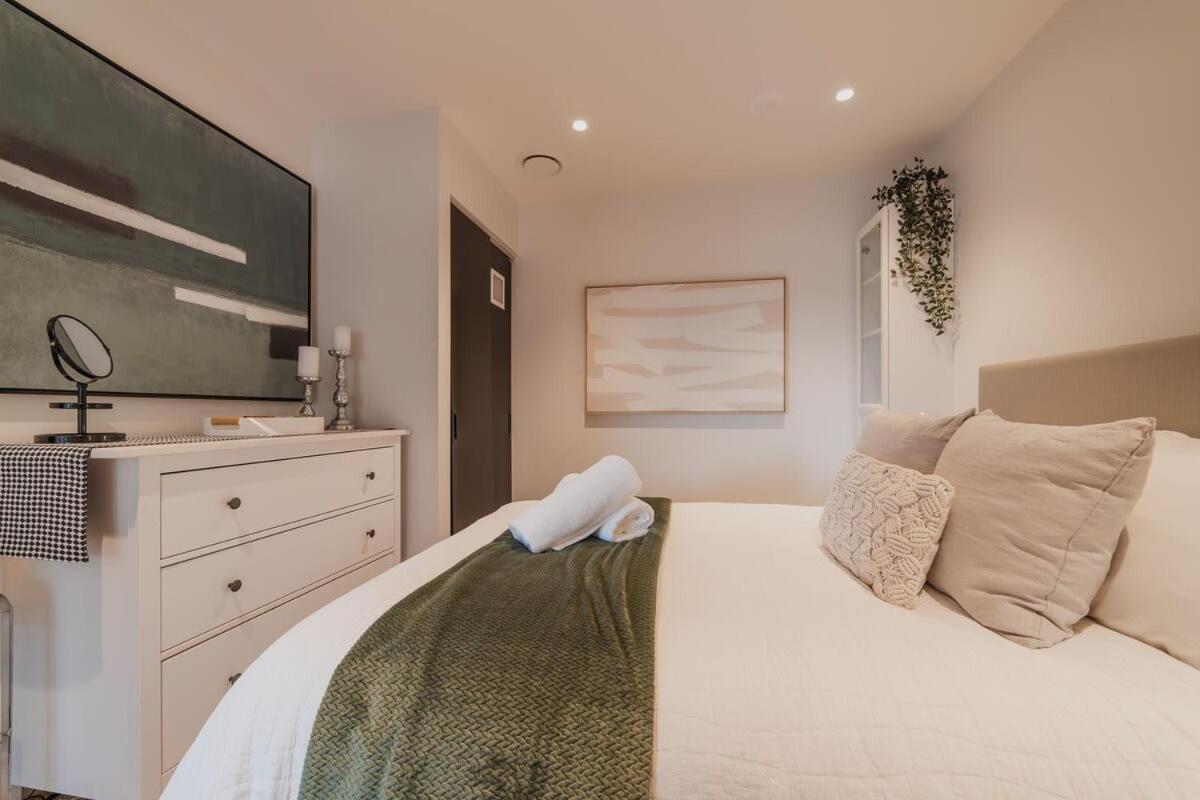 Penthouse Perfection - 2Br Elegance On Worcester St クライストチャーチ エクステリア 写真
