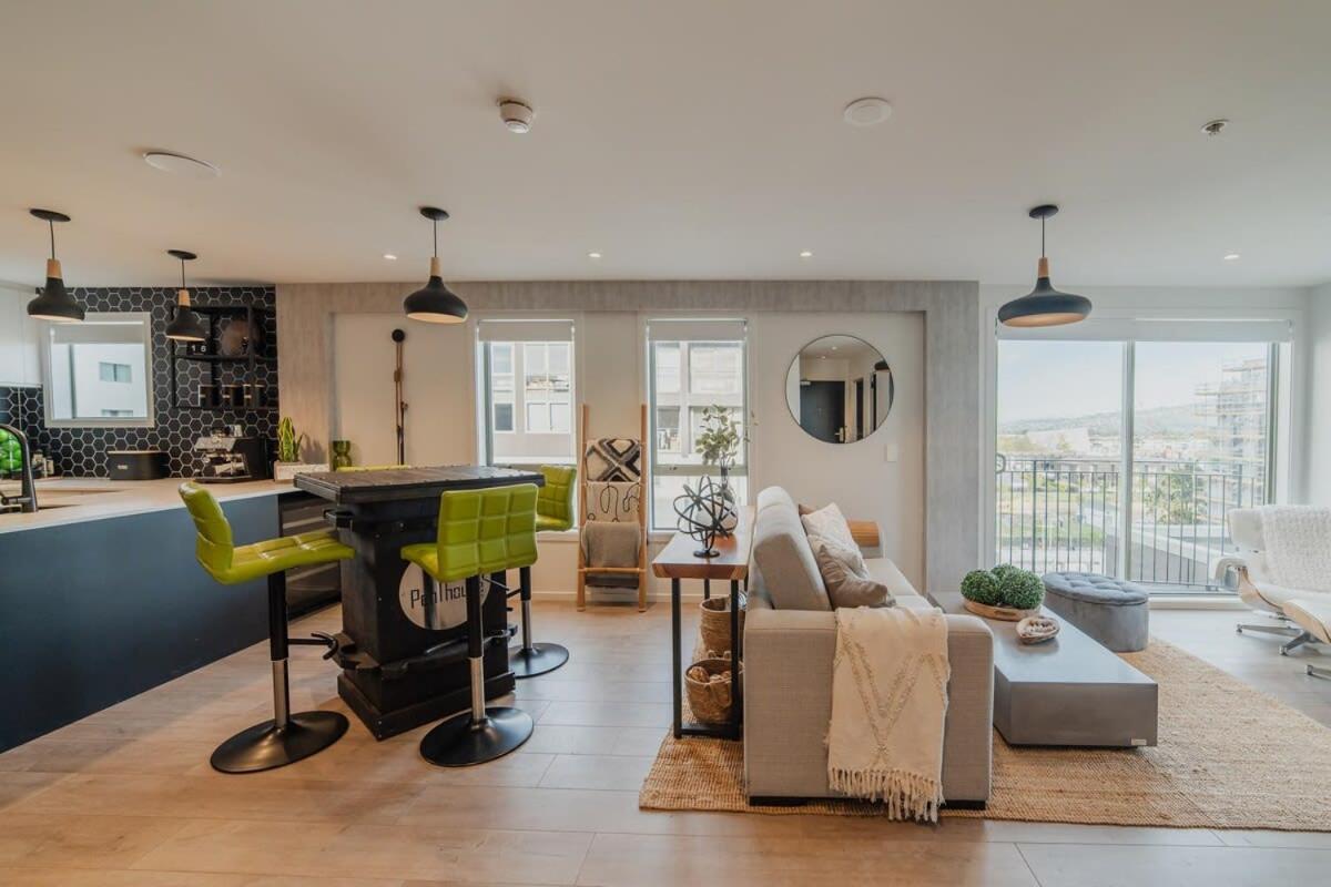 Penthouse Perfection - 2Br Elegance On Worcester St クライストチャーチ エクステリア 写真