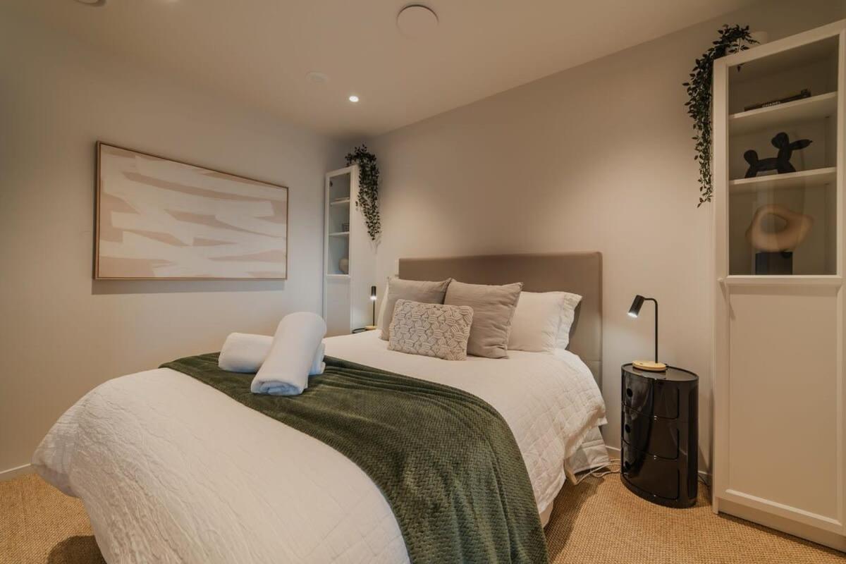 Penthouse Perfection - 2Br Elegance On Worcester St クライストチャーチ エクステリア 写真